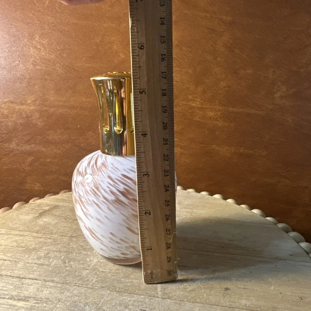 CATALYTIC OIL LAMP GLASS WHITE WITH GOLD Swirly SPECKS simply Beautiful 5.5